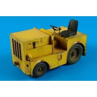 Aerobonus DMC Logan T-40 USAF tow tractor 1:32 (320.020)