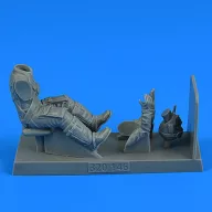   Aerobonus German Luftwaffe WWII Pilot with parachute for Bf 109K for Hasegawa 1:32 (320.146)