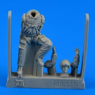 Aerobonus Soviet Pilot-the Cold War period 1:48 (480.121)