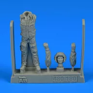   Aerobonus Modern Soviet Fighter Pilot with HUD 1:48 (480.180)