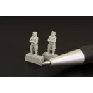 Brengun Japanese pilot WWII -(two pieces) 1:144 (BRL144080)