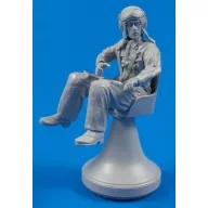 CMK WW II Italian Fiat G-50 Sitting Pilot 1:32 (129-F32315)