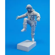   CMK British Tempest Pilot,climbing out of cockpit,for Special Hobby kit 1:32 (129-F32317)