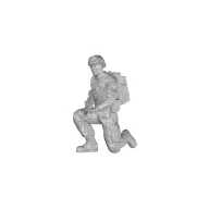   CMK Kneeling Soldier(on left knee) US Army Infantry Squad 2nd Division f.M1126 Stryker 1:35 (129-F35323)