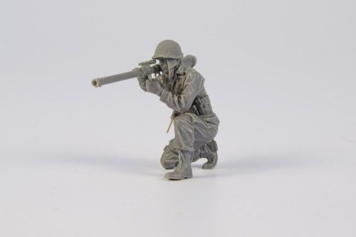 CMK American soldier with M18 47mm Recoilles Rifle (Bazooka),late WWII/Korean war 1:35 (129-F35338)