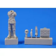 CMK German WWII Soldier with Grenade Case 1:48 (129-F48302)