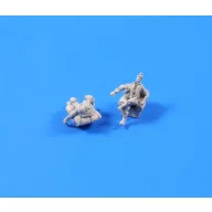 CMK WWII German pilots at rest (2 fig) 1:72 (129-F72229)