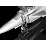   CMK SK-37/SK-37E Viggen instruktor/Operator (sester in rear cockpit) and Pilot Climbing 1:72 (129-F72352)