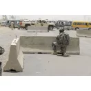 Hauler Modern concrete road barriers 1:48 (HLF48009)