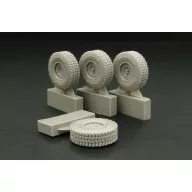   Hauler HMMWVE (Hummer) aggressive pattern wheels 1:48 (HLX48301)
