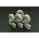 Hauler HMMWVE (Hummer) aggressive pattern wheels 1:48 (HLX48301)