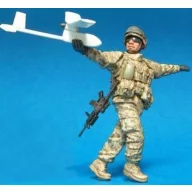   Hobby Fan U.S. Stryker Brigade OIF ACU Crew(4)1Fig 1:35 (HF589)
