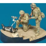 Hobby Fan Ranger Reconn. OIF ISAF- 2Fig w/Robot 1:35 (HF594)