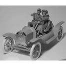 ICM American Sport Car Drivers(1910s)(1 male 1 female figures) 1:24 (24014)
