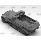 ICM 'Beobachtungspanzerwagen' Sd.Kfz.251/18 Ausf.A, WWII German Observation Vehicle with crew 1:35 (35105)