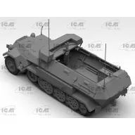   ICM 'Beobachtungspanzerwagen' Sd.Kfz.251/18 Ausf.A, WWII German Observation Vehicle with crew 1:35 (35105)