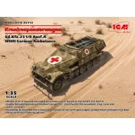   ICM Sd.Kfz.251/8 Ausf.A Krankenpanzerwagen, WWII German Ambulance 1:35 (35113)