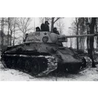 ICM T-34-76 with Soviet Tank Riders 1:35 (35368)