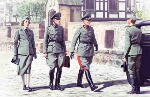 ICM WWII German Staff Personnel (4 figures) 1:35 (35611)