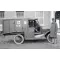 ICM Model T 1917 Ambulance with US Medical Personnel 1:35 (35662)