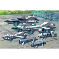  ICM Soviet Air-to-Surface Armament (X-29T,X-31P,X-59M missiles, B-13L, B-8M1 rockets containers, KAB-500Kr bombs) 1:72 (72213)
