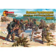   Mars German Paratroopers with 10.5cm LG42 (Tropical Uniform) WWII 1:32 (MS32038)