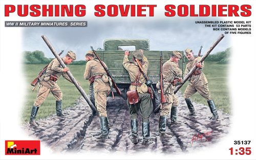 Miniart Pushing Soviet Soldiers 1:35 (35137)