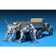 MiniArt Pushing Soviet Soldiers 1:35 (35137)