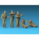 MiniArt Jagdpanzer SU-85 (r) w/Crew 1:35 (35229)