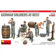   MiniArt German SOoldiers at Rest. Special Edition 1:35 (35378)