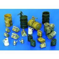   Plus Model Deutsches Equipment WWII Tanklager Zubehör 1:48 (4022)