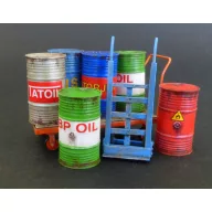 Plus Model Metal barrels with handcarts 1:35 (482)