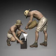   Royal Model German DAK soldiers battery maintenance 1:35 (RM1083)