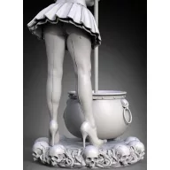 Royal Model Witch Pinup Girl Halloween 1:24 (RM1108)
