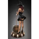 Royal Model Witch Pinup Girl Halloween 1:24 (RM1108)