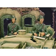 Royal Model Stug III crew - WWII 1:35 (RM234)