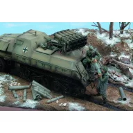   Royal Model Panzerwerfer 42 Crew-Russia ‘42-3 Fig. 1:35 (RM451)