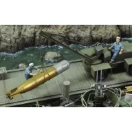 Royal Model U.S. sailors loading torpedo-WWII 1:35 (RM538)