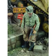   Royal Model US tanker with Thompson sub machine gun-WWII 1:35 (RM563)