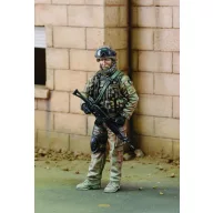   Royal Model Italian alpine soldier Afganisthan 2008/9 1:35 (RM603)