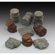 Royal Model German damaged oil drums-WWII 1:35 (RM618)