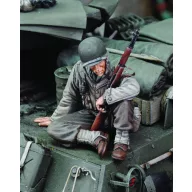   Royal Model U.S. Infantry at rest with rifle-no.1-WWII 1:35 (RM659)