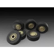 Royal Model Cougar-4×4 sagged wheels 1:35 (RM772)