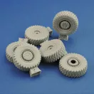 Royal Model Cougar-4×4 sagged wheels 1:35 (RM772)