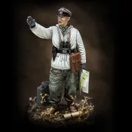   Royal Model German tanker in winter dress - WWII 1:48 (RM824)