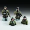 Royal Model German tank crew in winter dress - WWII 1:48 (RM830)