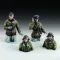 Royal Model German tank crew in winter dress - WWII 1:72 (RM831)