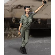 Royal Model IDF woman soldier 1:35 (RM848)