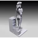 Royal Model Garage girl 1:35 (RM856)