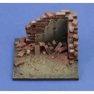   Royal Model Base with ruined wall 'cm4x4' No.10 1:35 (RM941)